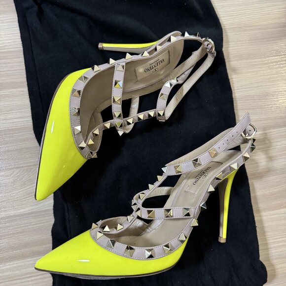 Valentino Neon Yellow Patent Leather Rockstud T-Strap Heels Size 7/37.5 - Picture 1 of 6
